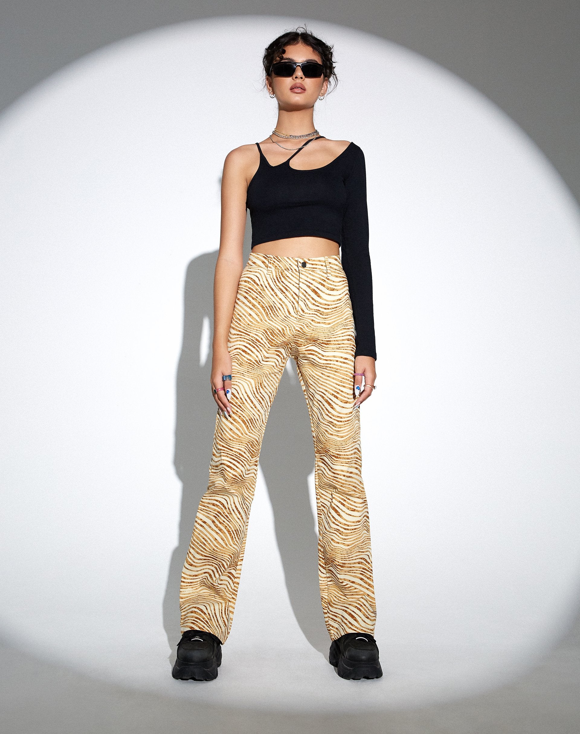 Afbeelding van MOTEL X OLIVIA NEILL Zoven Flare Broek in Desert Terrain Tan