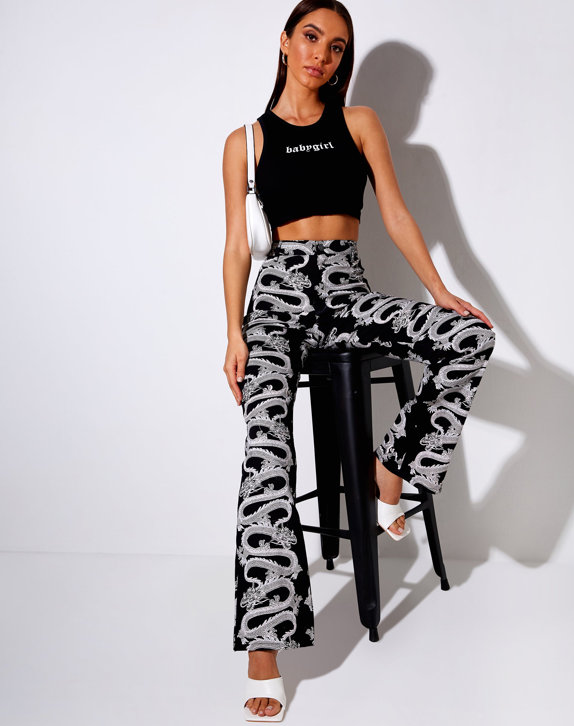 Afbeelding van Zoven Flare Broek in Dragon Rope Zwart Plaatsing