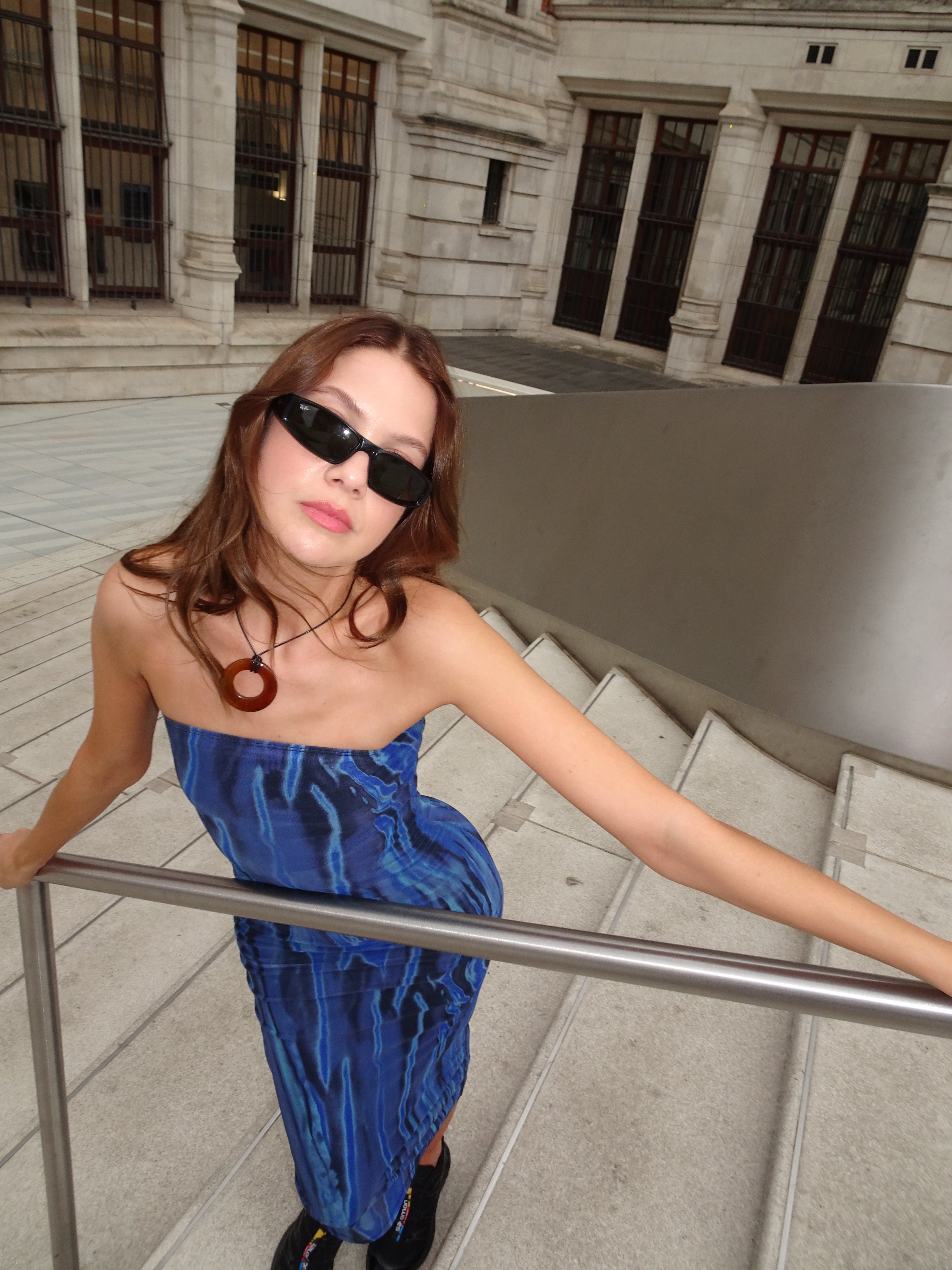 beeld van MOTEL X JACQUIE Shuro Maxi Dress in Colour Bleed Blue