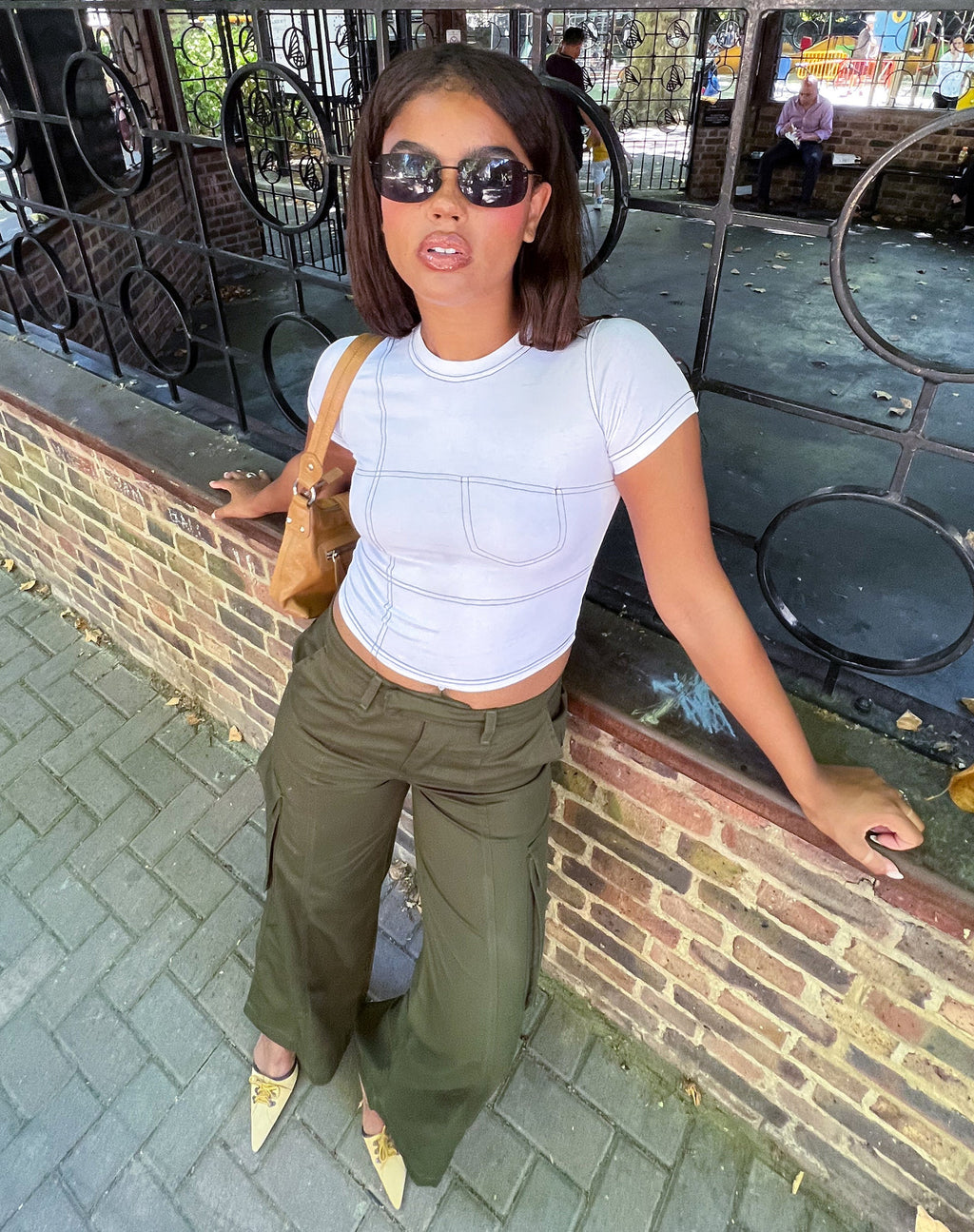 Shyla Cropped Tee in wit met zwarte stiksels